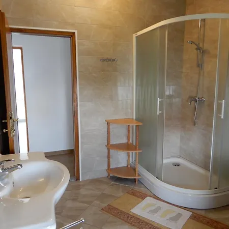 Sandra 4 Apartman *