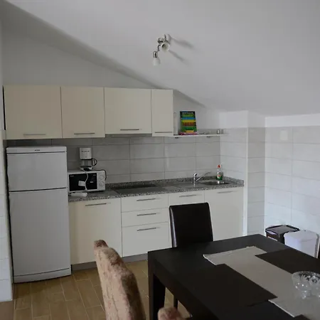 Sandra 4 * Malinska